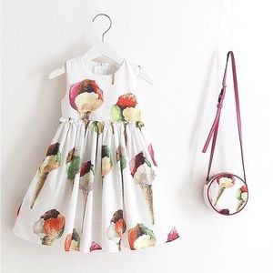 Sleeveless dress with matching purse great for spring